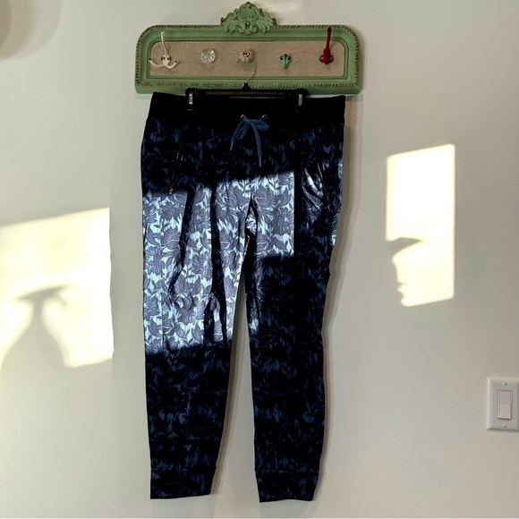 Athleta Women's Trekkie North Jogger Ethereal Bloom Cottage Blue plus size 16 - Picture 2 of 7